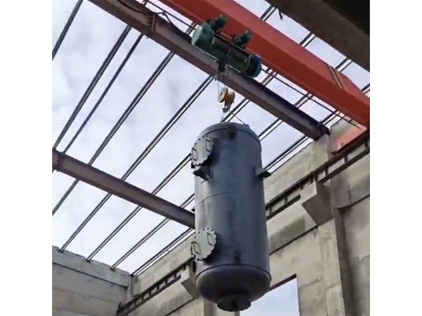 设备吊装-环保废水项目罐体吊装